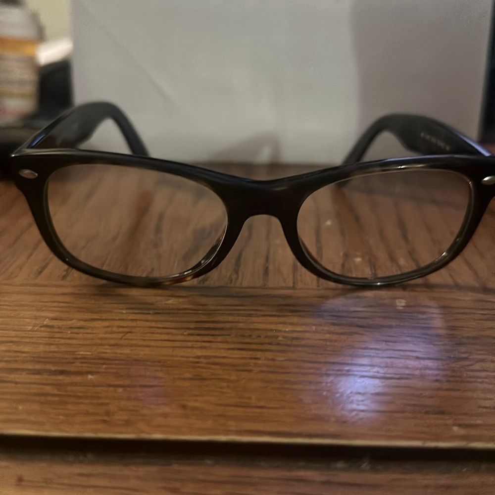 Unisex Ray-ban frames in tortoise color